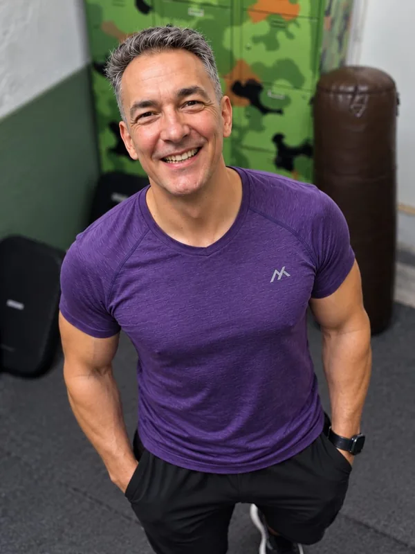 Hervé, pratiquant de RYS' SYSTEMA, dans la salle du club